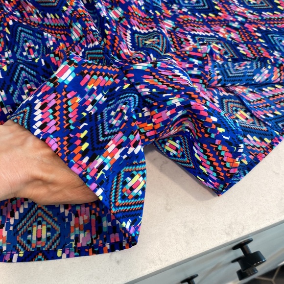 Geometric Pattern Flowy Shorts - Picture 4 of 8